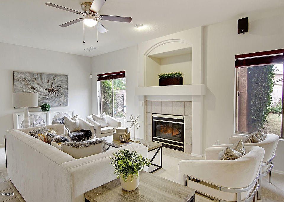 Living Space/Gas Fireplace