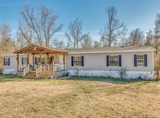 16 Friendly Pine Rd, Elmore, AL 36025