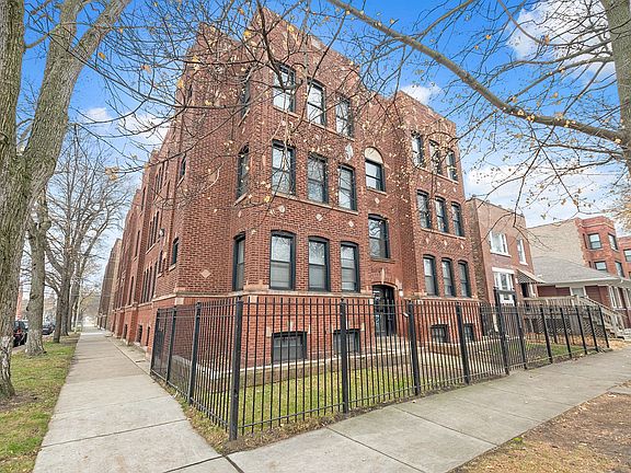 4th image of 11038-40 S Vernon Ave #416-1E