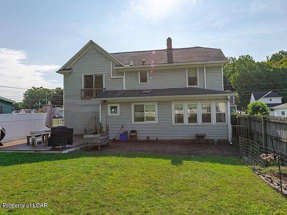 2nd image of 19 Blackman St