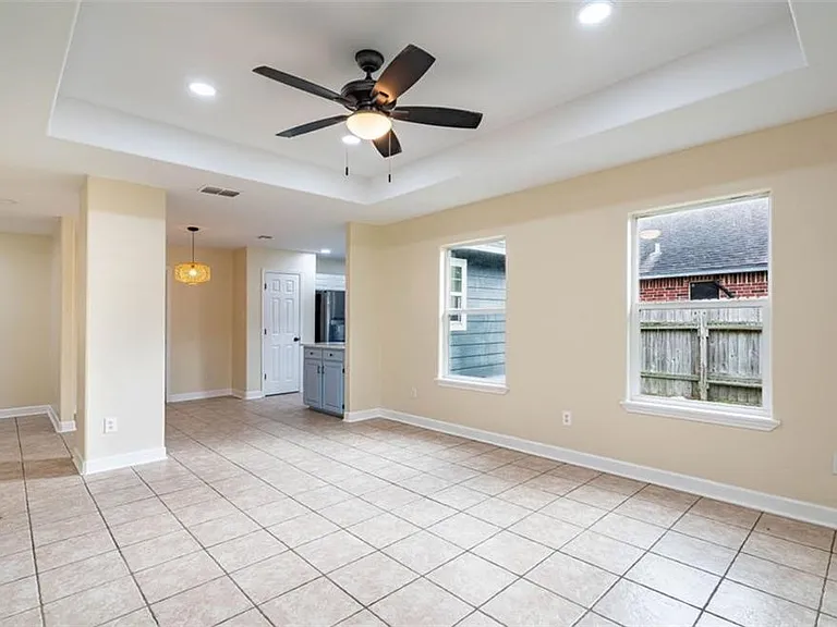 329 Yorktown Blvd — Photo 7