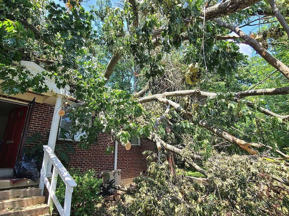 1st image of 7315 Woodley Place Fls