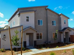 886 Congaree Ln, Redding, CA 96001