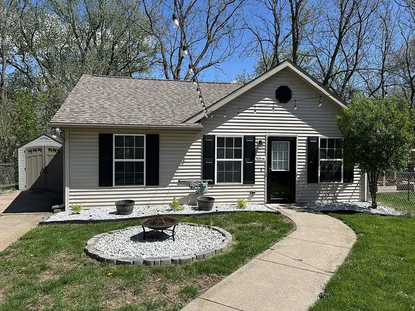 815 31st St, Bettendorf, IA 52722