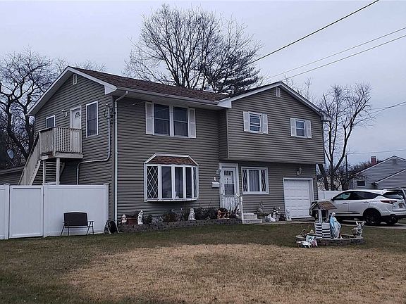 2nd image of 3 Gull Ln