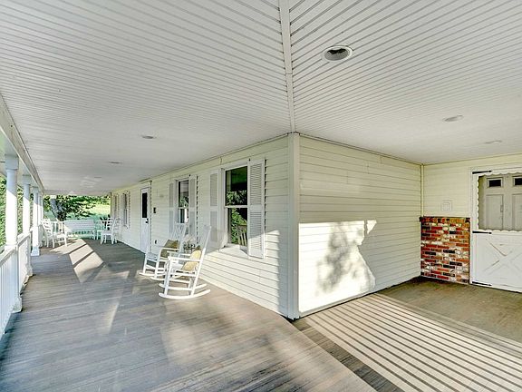 4th image of 3 Briarwood Ln