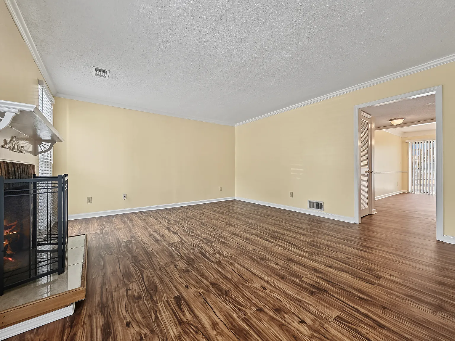 2 bed, 2.5 bath, 1538 sqft, $2,400 — Photo 3