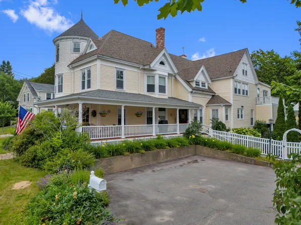 19 Mountain Street, Camden, ME 04843