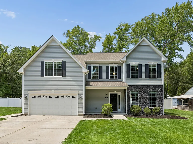 101 Sycamore Ln — Photo 3