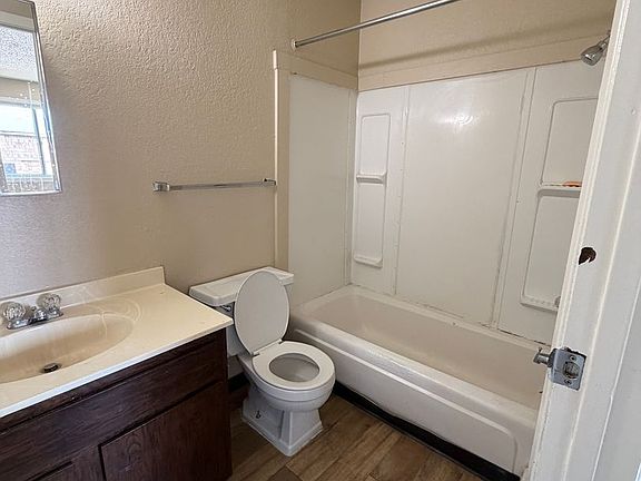 4th image of 1010-1016 1029th Ave NW #1016-05