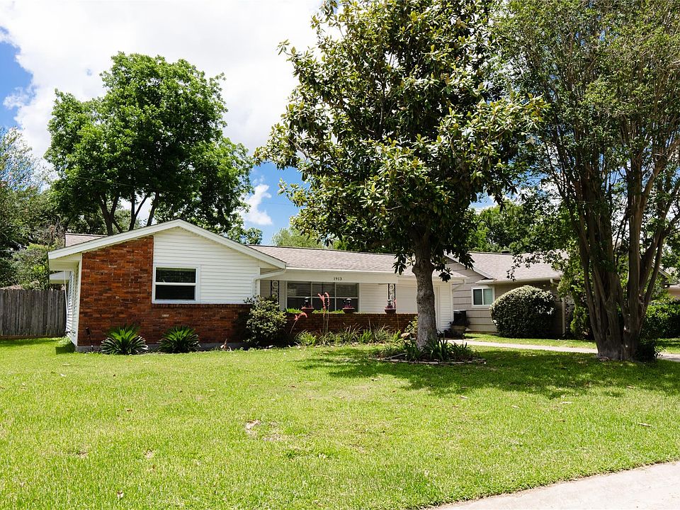 1st image of 1913 Stillwood Dr