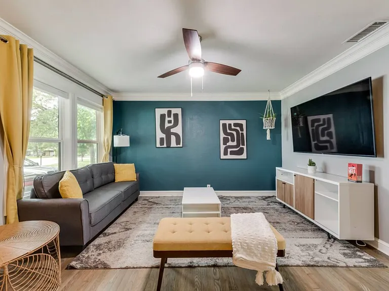 Circle Dr — Photo 11