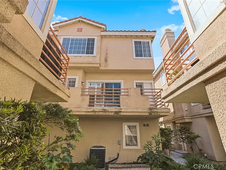 14075 Lemoli Ave — Photo 4
