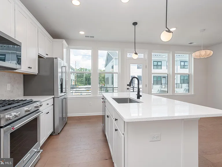 1210 Parker Blvd — Photo 13
