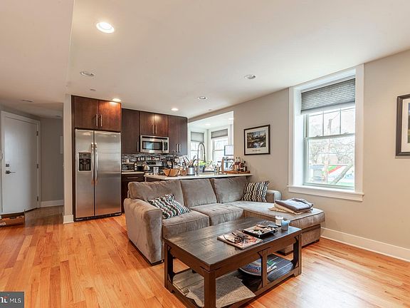 3rd image of 542 Lombard St #2