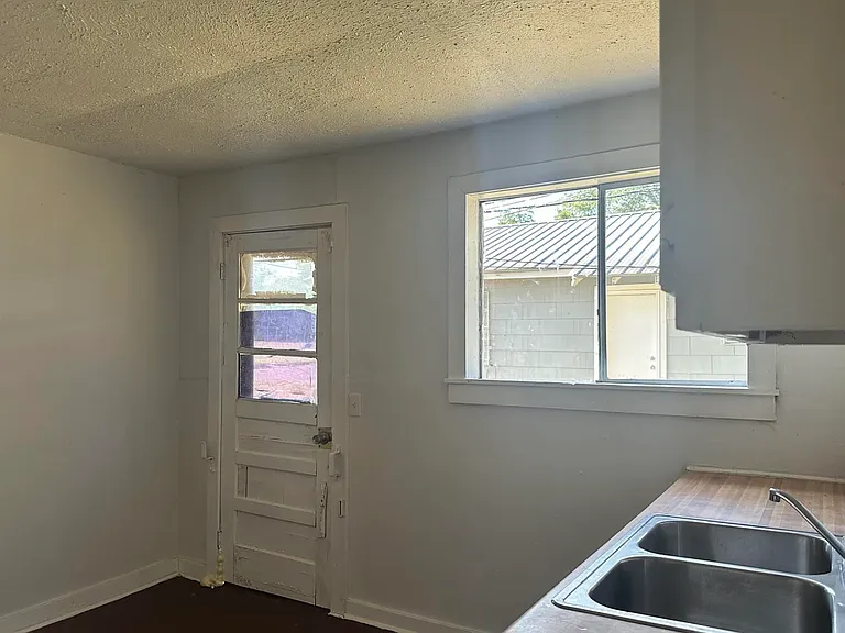 20 Woodlawn St #2014 — Photo 2