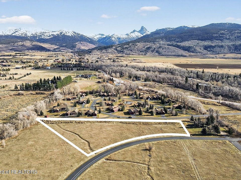 1st image of 2470 Falcon Creek Dr