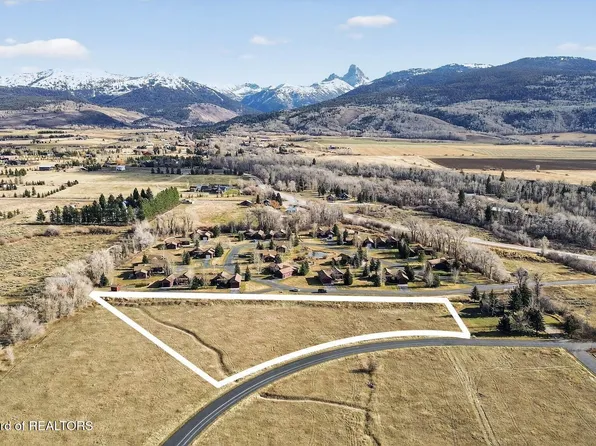 2470 Falcon Creek Dr, Driggs, ID 83422