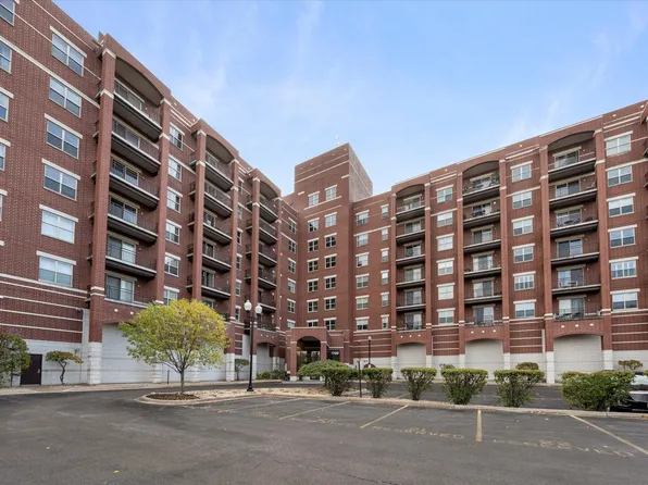 1700 Riverwoods Dr APT 517, Melrose Park, IL 60160