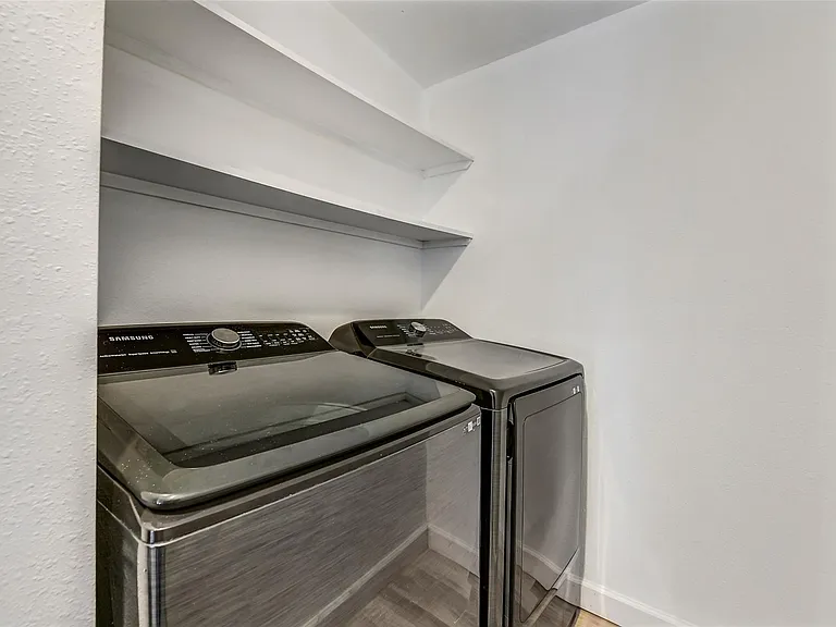 21507 Juliann Alyes — Photo 30