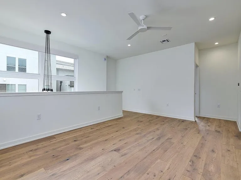 3301 Cantwell Ln — Photo 14