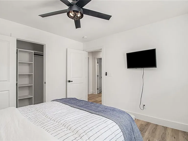 220 Birch St — Photo 17