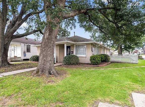 3rd image of 701 Manson Ave