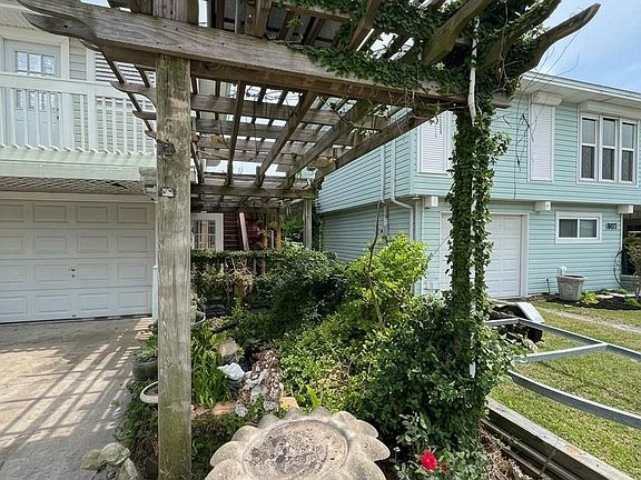 2nd image of 662 Warsaw St