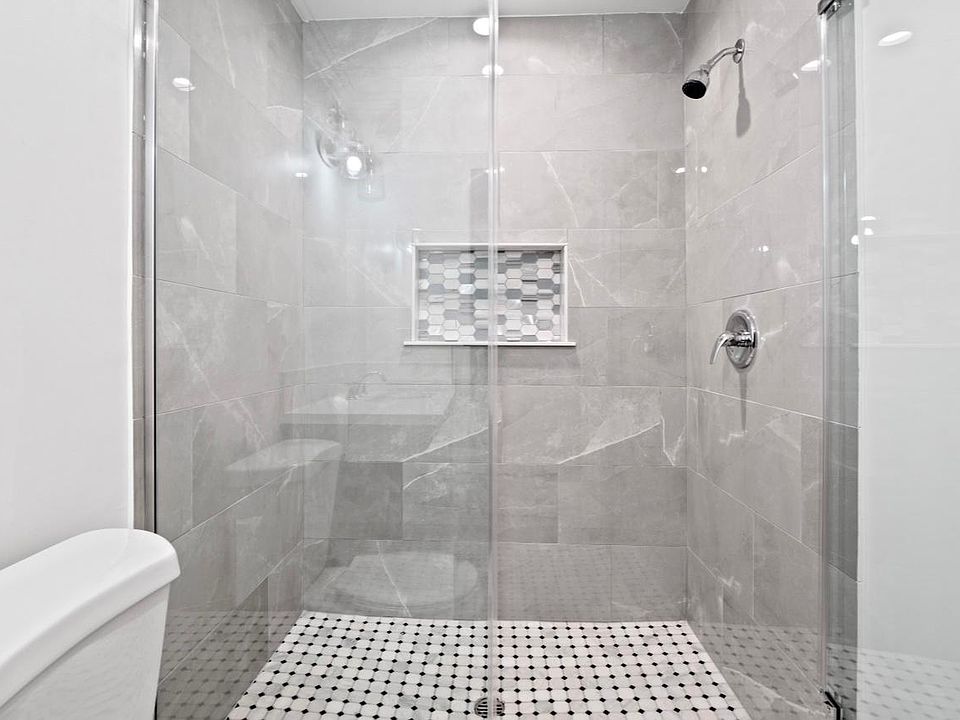 1st image of 7415 De Celis Pl