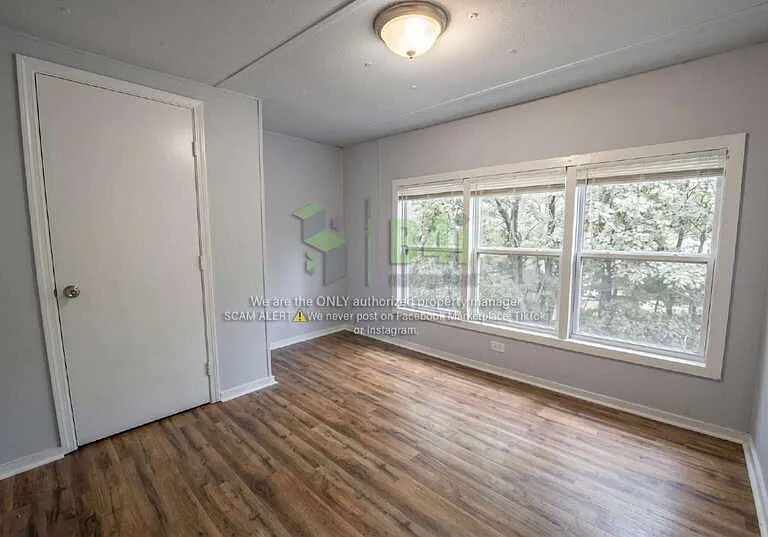122 Collins Rd — Photo 9