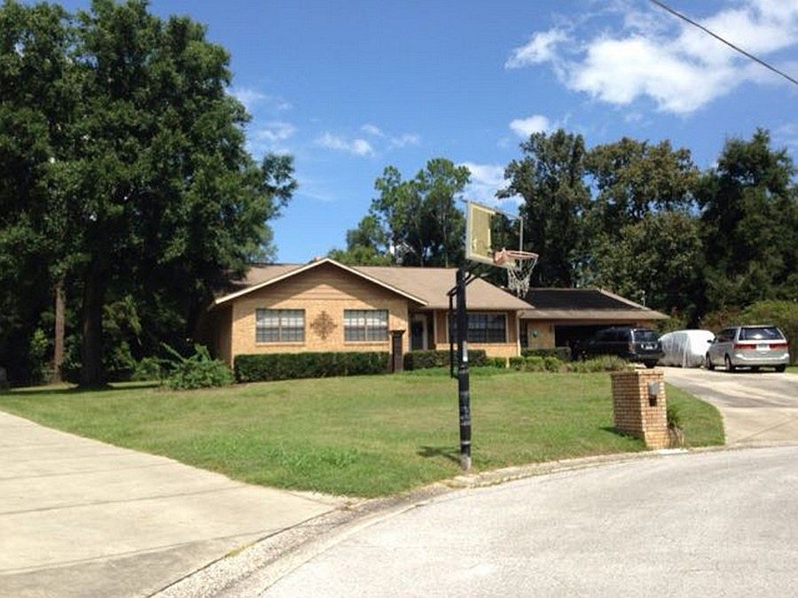2nd image of 3939 SE 10th Ln