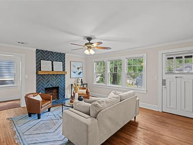 1339 Miller Reed Ave SE — Photo 2