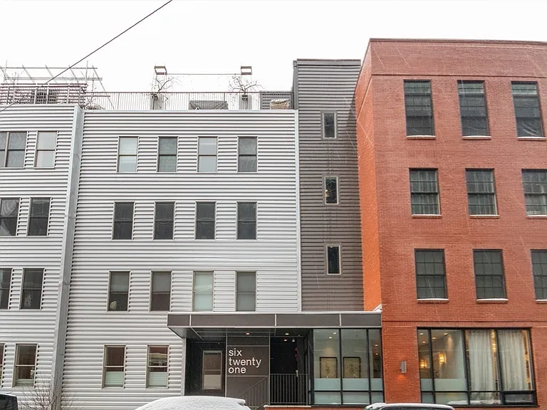 621 E 1st St #A4 — Photo 25