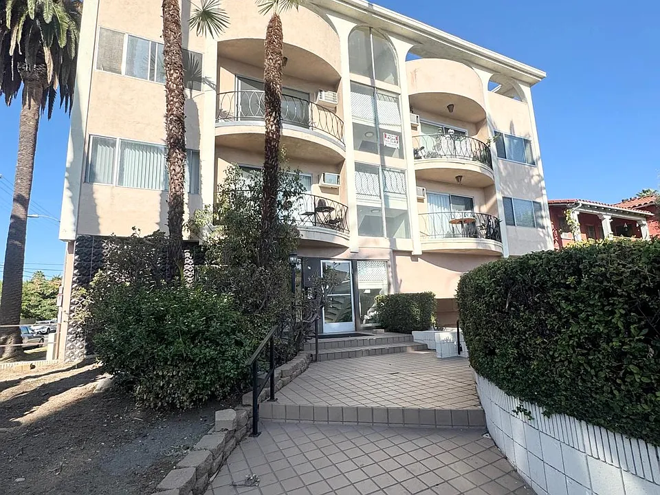 1551 S Sherbourne Dr #303