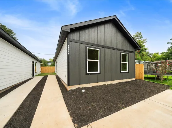 11563 Persimmon Street, Willis, TX 77318