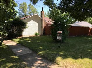 415 6th St, Marion, IA 52302