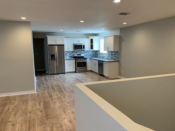 5th image of 5528 1/2 Barton Ave #5528-1/2