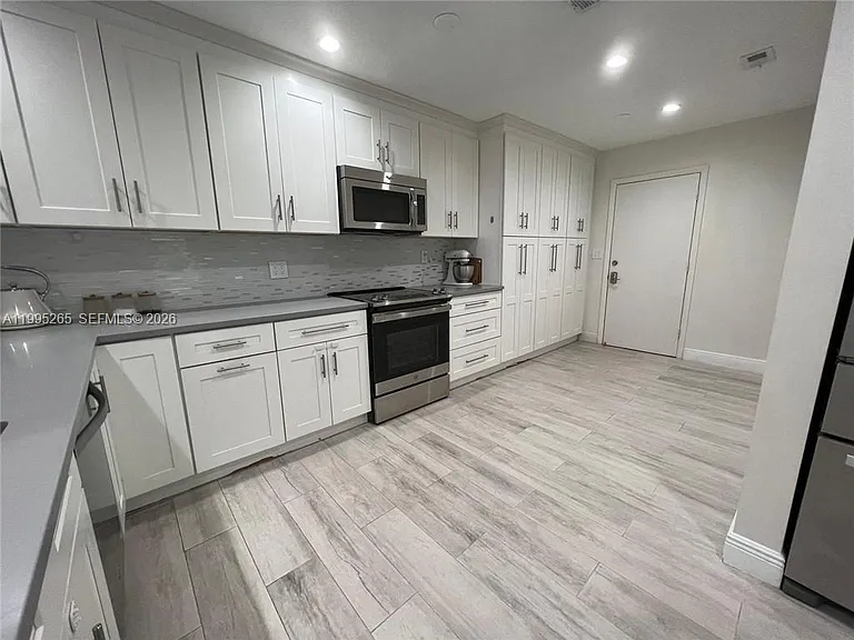 Bonnie Brae Way — Photo 19