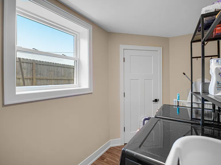 10324 S 81st Ave — Photo 15