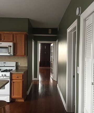 3rd image of 5547 S Natoma Ave #2F