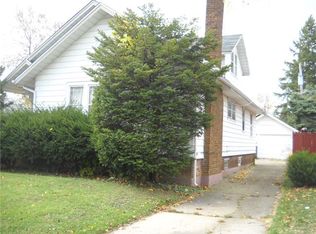 208 Burton Ave, Waukegan, IL 60085