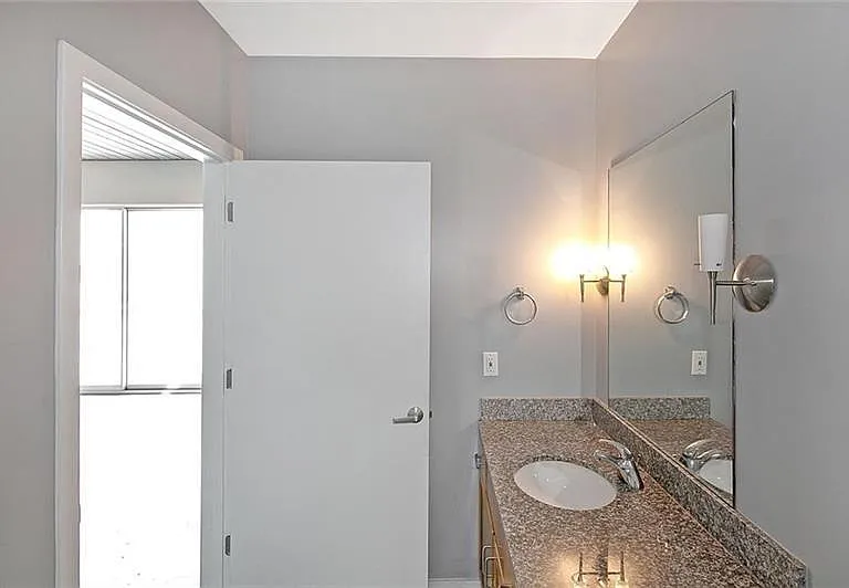 620 Glen Iris Dr NE #325 — Photo 10