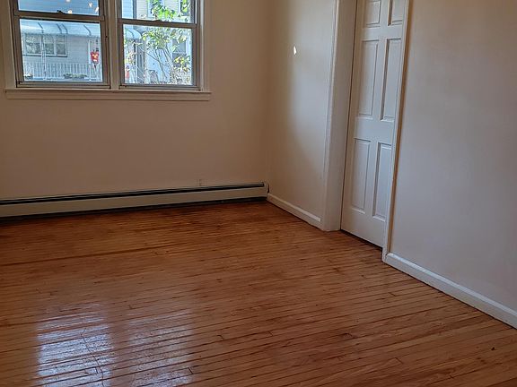 4th image of 122 Williams Ave #0