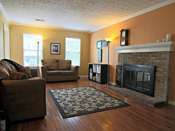 4th image of 1513 Pheasants Glen Dr