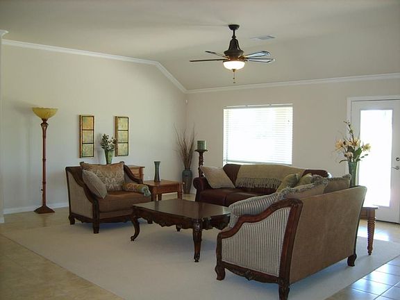 4th image of 11009 Balentine St