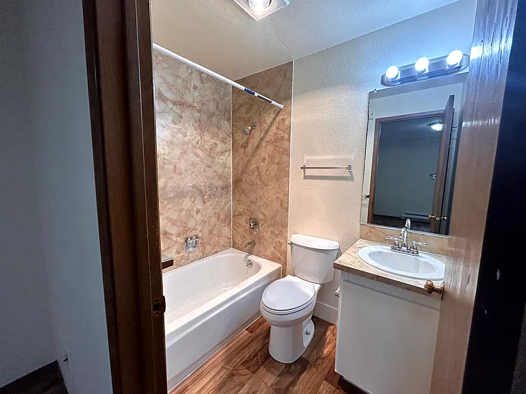 5222 University Way NE #101A — Photo 4