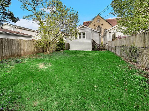 5th image of 1125 Benedict Ave