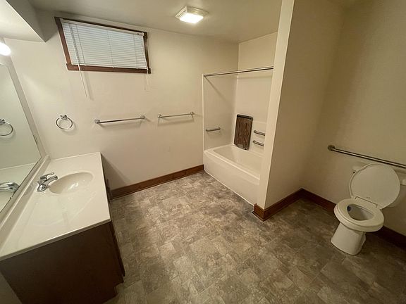 4th image of 214 Wood St #1