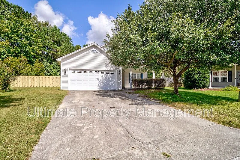 3 bed, 2.0 bath, 1435 sqft, $2,195 — Photo 2