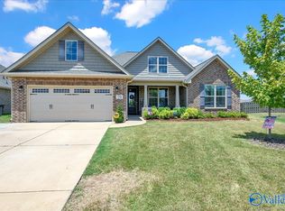 79 Willow Bank Cir, Decatur, AL 35603